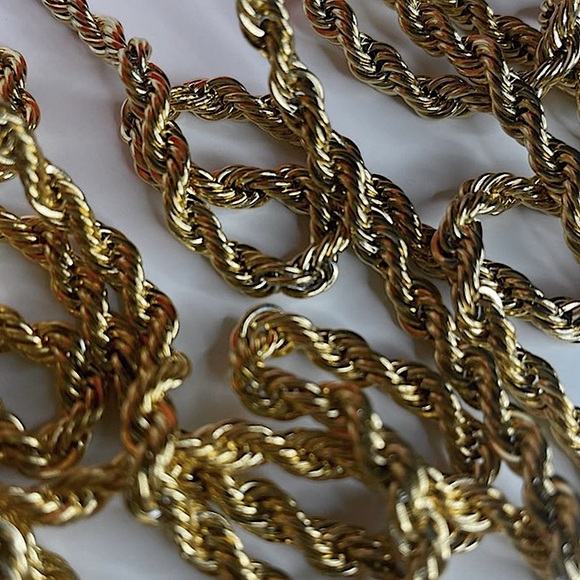 Non-Tarnish Twist Rope Chain - Picture 2 of 7